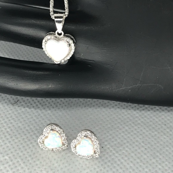 Jewelry - ❗️Final Drop ❗️ Genuine Sterling Silver and opal
